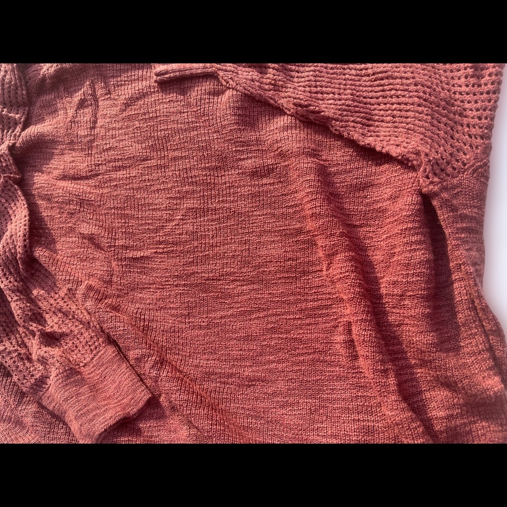 3/4 Sleeved Crewneck - Picture 6 of 7
